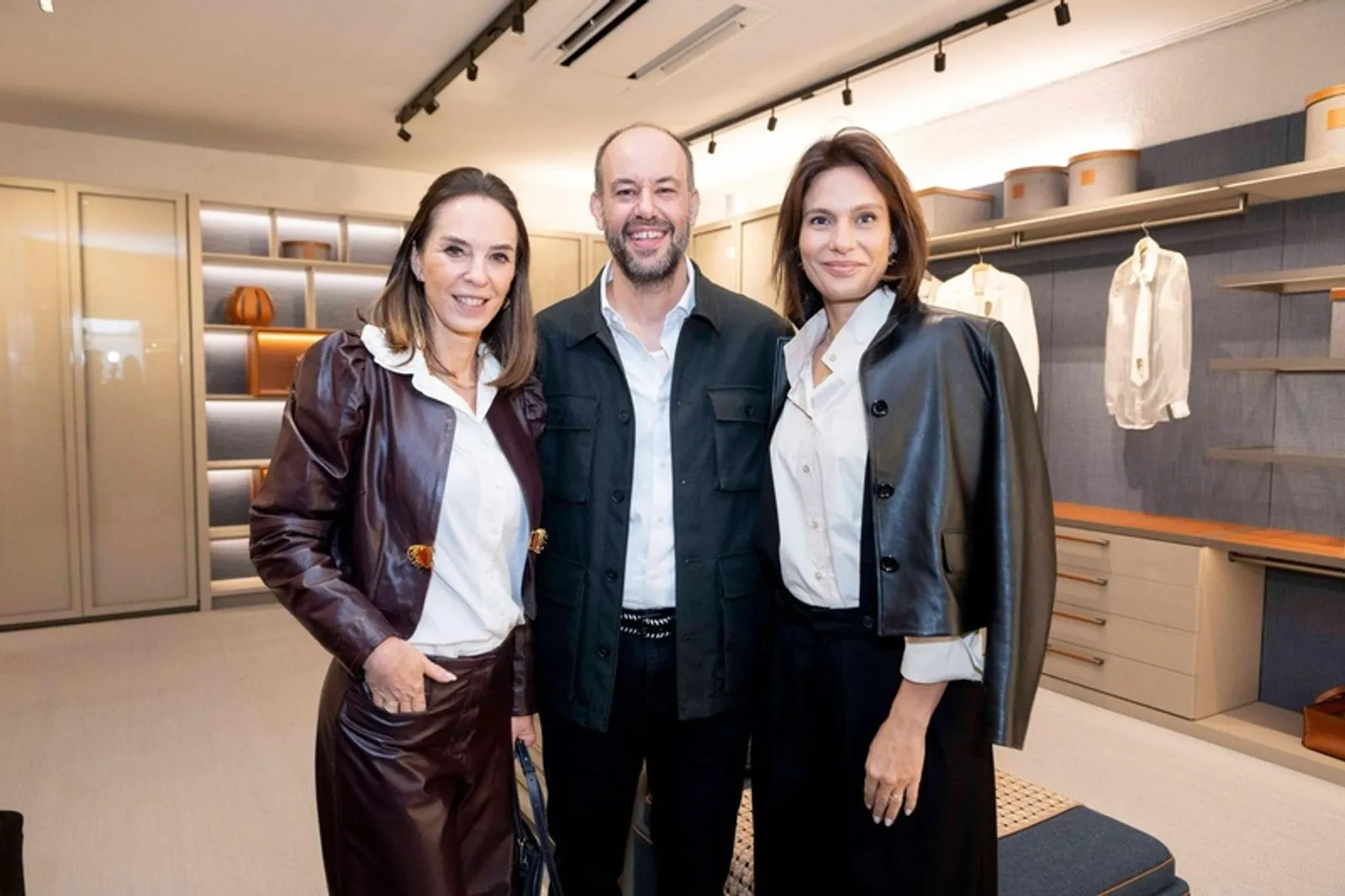 Esther Schattan, Marcelo Sallum e Cica Gomes em encontro sobre cor no design de interiores.
